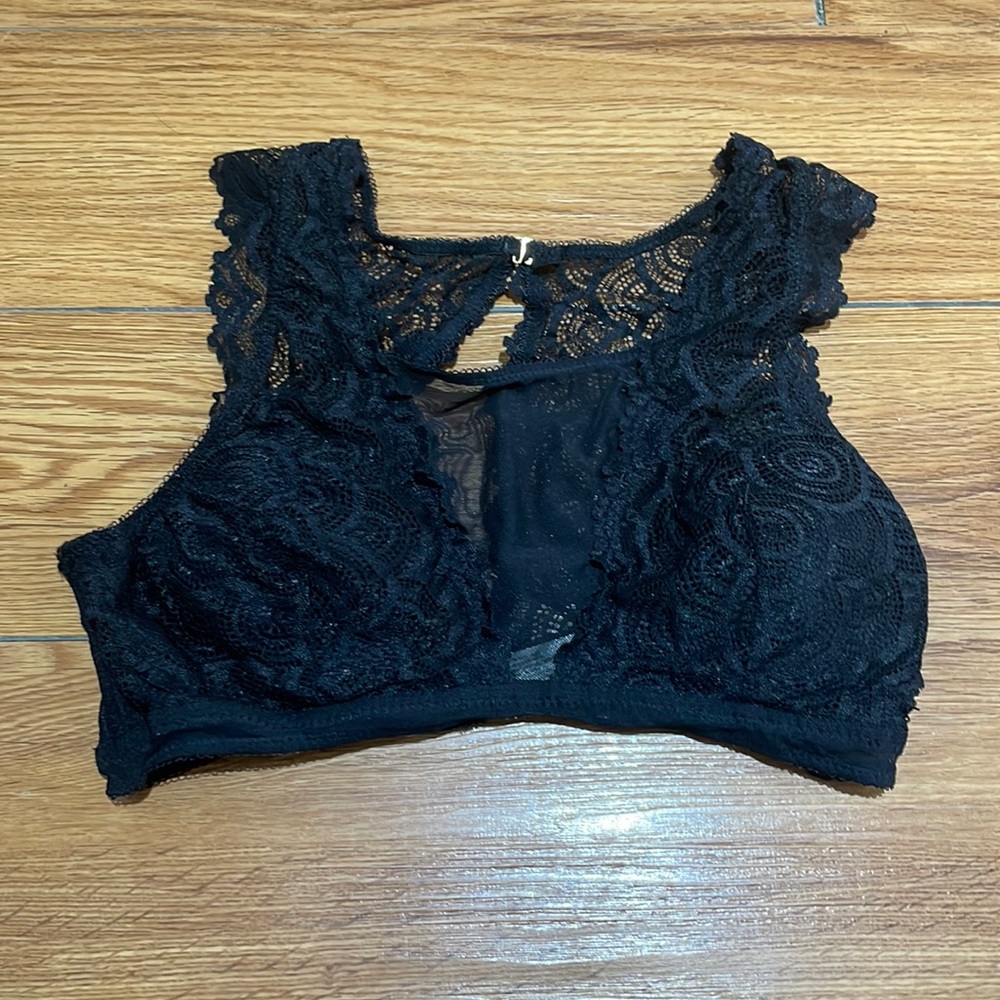 Black Lace Bralette!